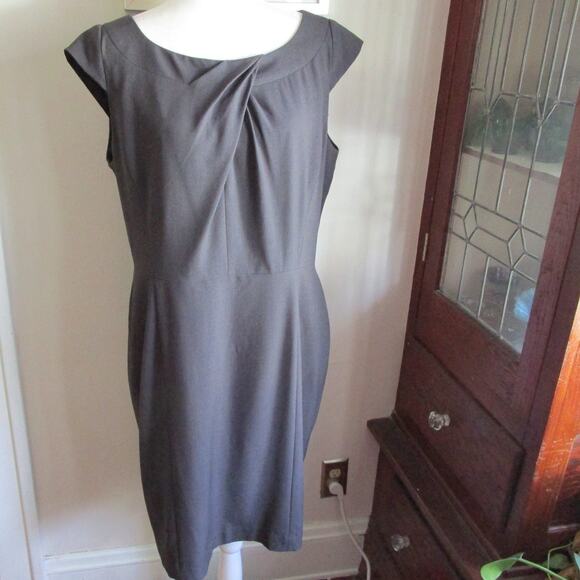 Anne Klein Gray Shift Dress Size 14 Sleeveless Back Zip Midi Career Minimalist - Picture 1 of 15